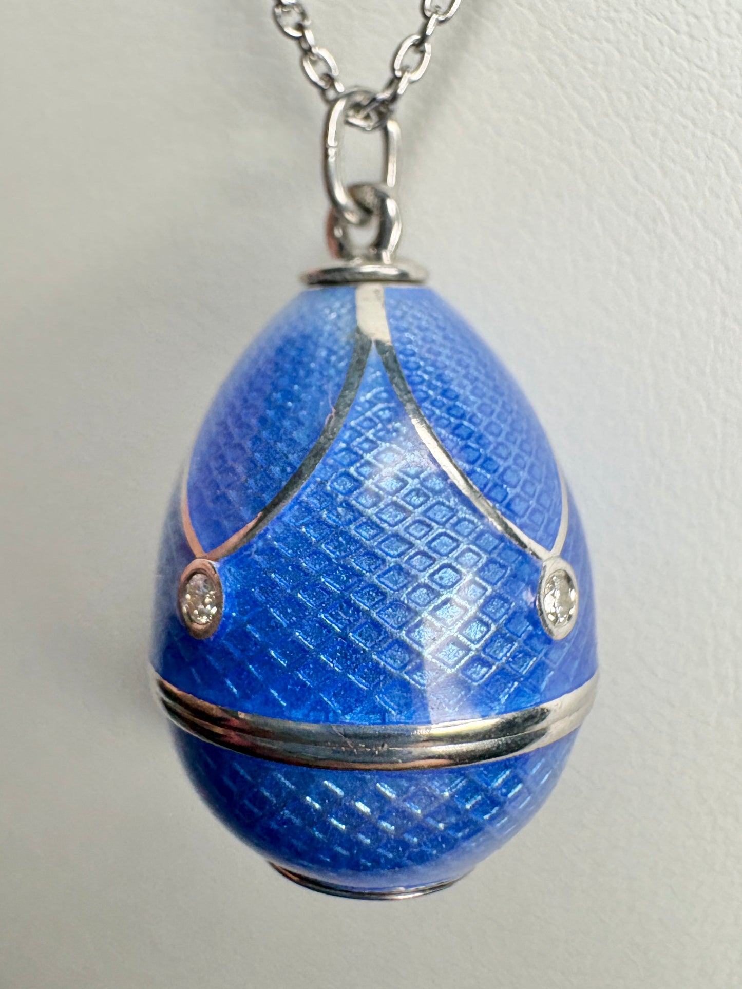 Blue Egg Necklace - Diamonds. Sterling Silver
