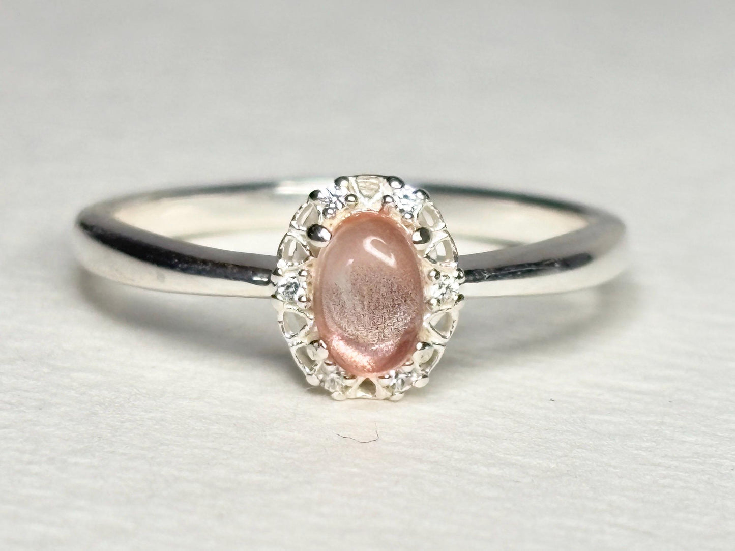 Oregon Sunstone Cabochon Ring Sterling Silver Strong Shiller size 8 - NewLifeJewelryVault