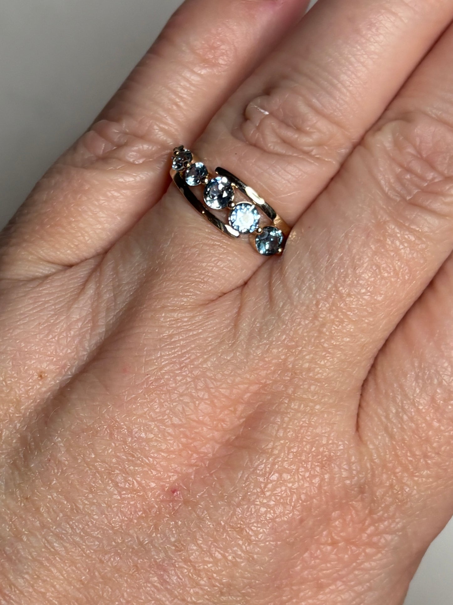 Untreated Montana Sapphire Ring 9k Gold size 8