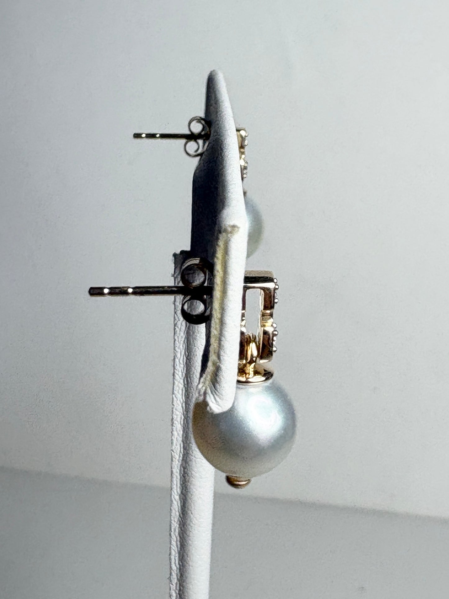 South Sea Drop Earrings Solid 9k Gold 8-9mm