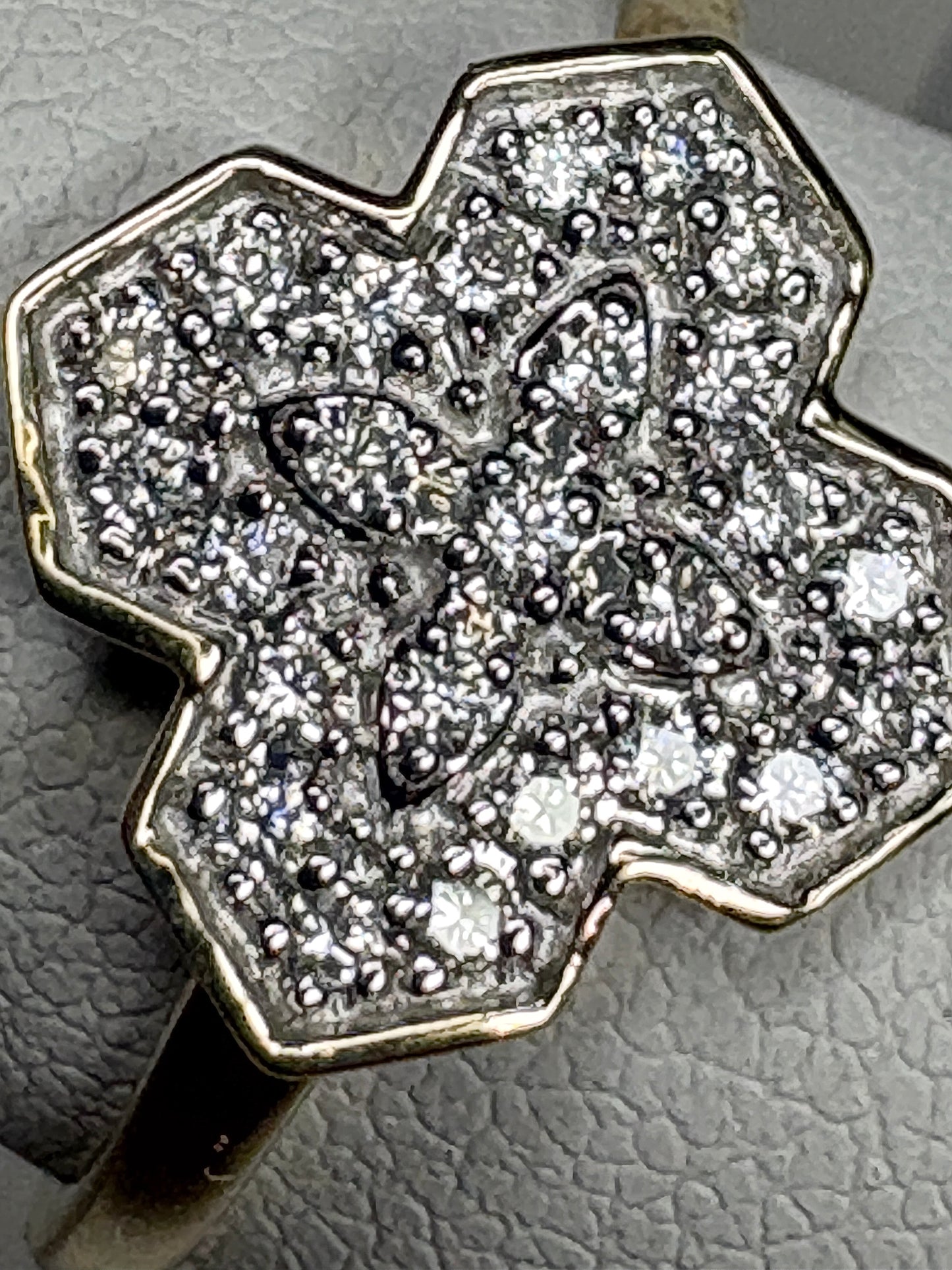 Canadian Diavik Mine Diamond Cross Ring 1/4ctw 9k Gold size 8