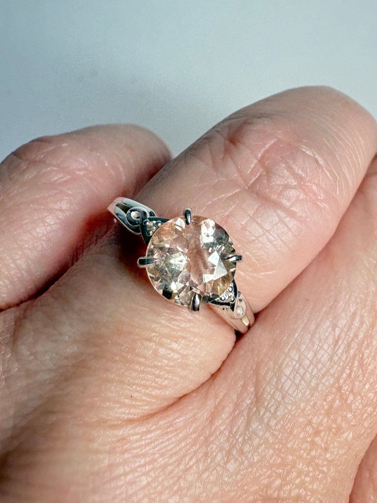 Light Champagne Oregon Sunstone Ring Sterling Silver size 7