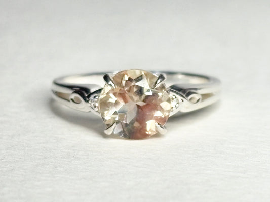 Light Champagne Oregon Sunstone Ring Sterling Silver size 7