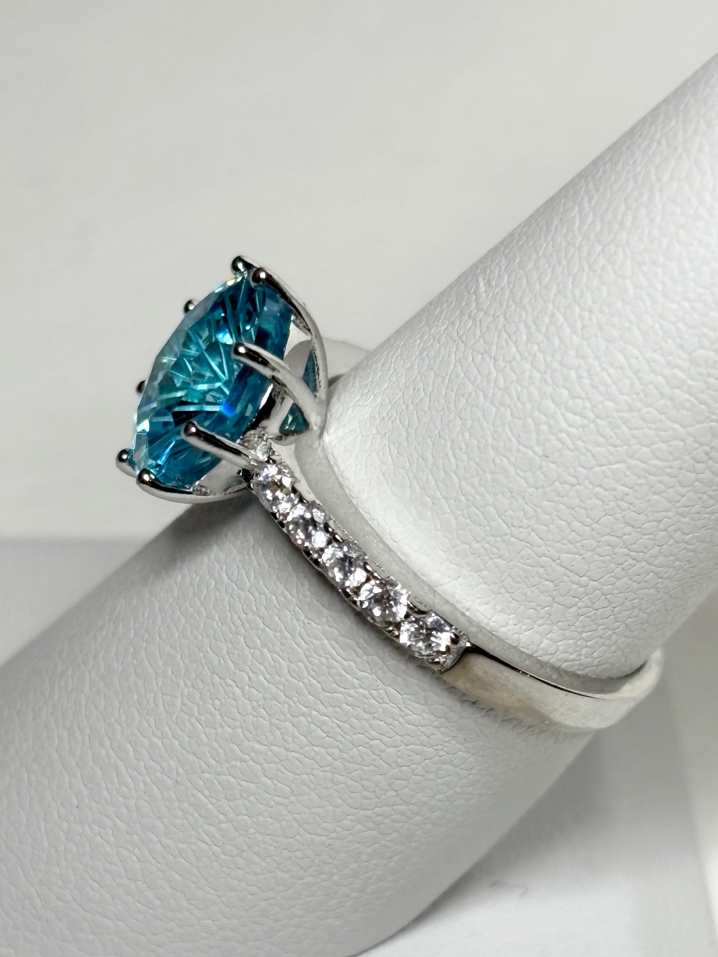 Honeycomb Cut Blue CZ Solitaire Ring in Sterling Silver size 8