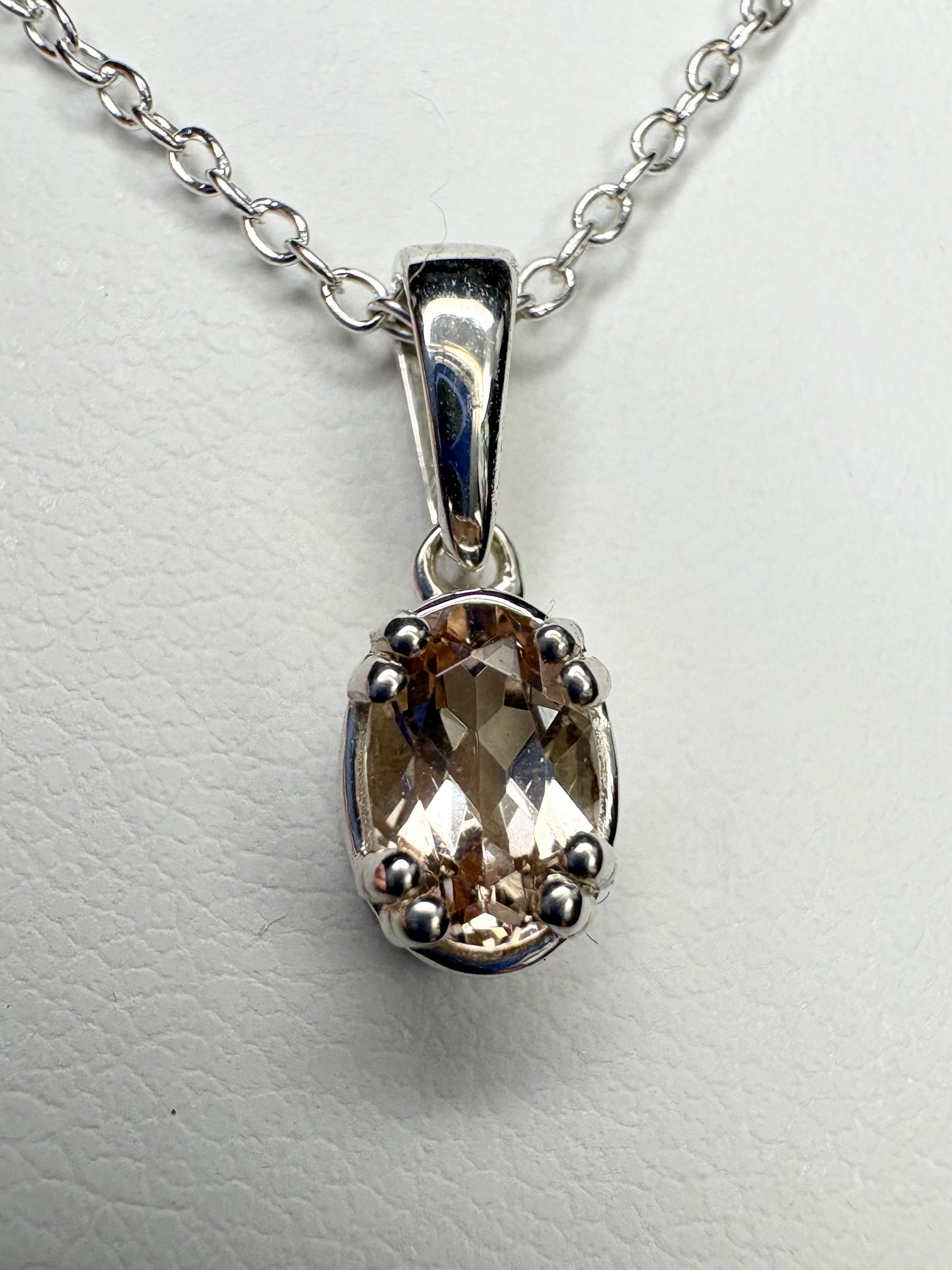 Light Champagne Oregon Sunstone Solitaire Pendant Necklace Sterling Silver