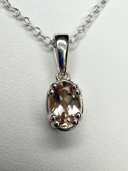 Light Champagne Oregon Sunstone Solitaire Pendant Necklace Sterling Silver