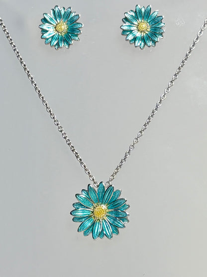 Turquoise Gerbera Necklace. Sterling Silver