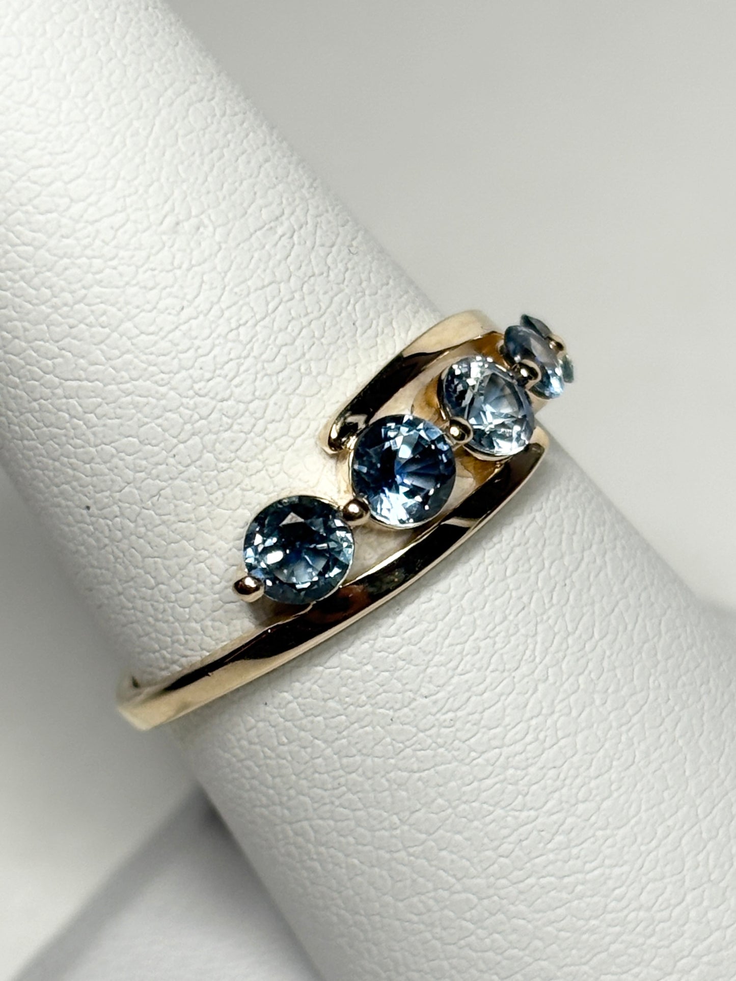 Untreated Montana Sapphire Ring 9k Gold size 8