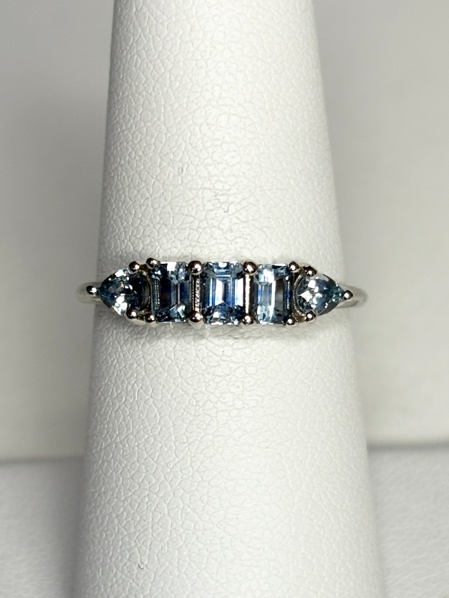 Untreated Montana Sapphire Band Ring 950 Platinum size 7