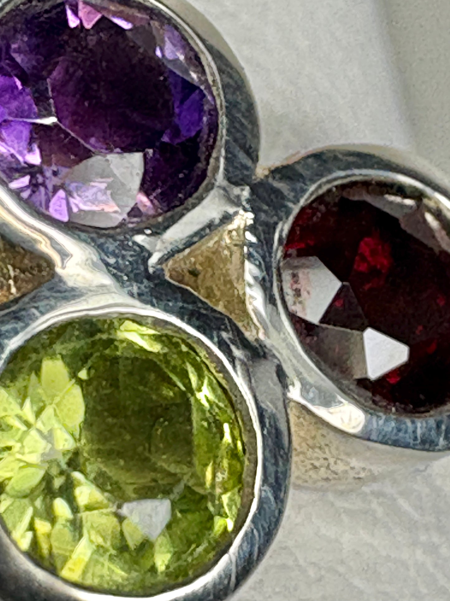 Arizona Gem Trio Amethyst Peridot & Garnet Bezel Set in Sterling Silver size 8