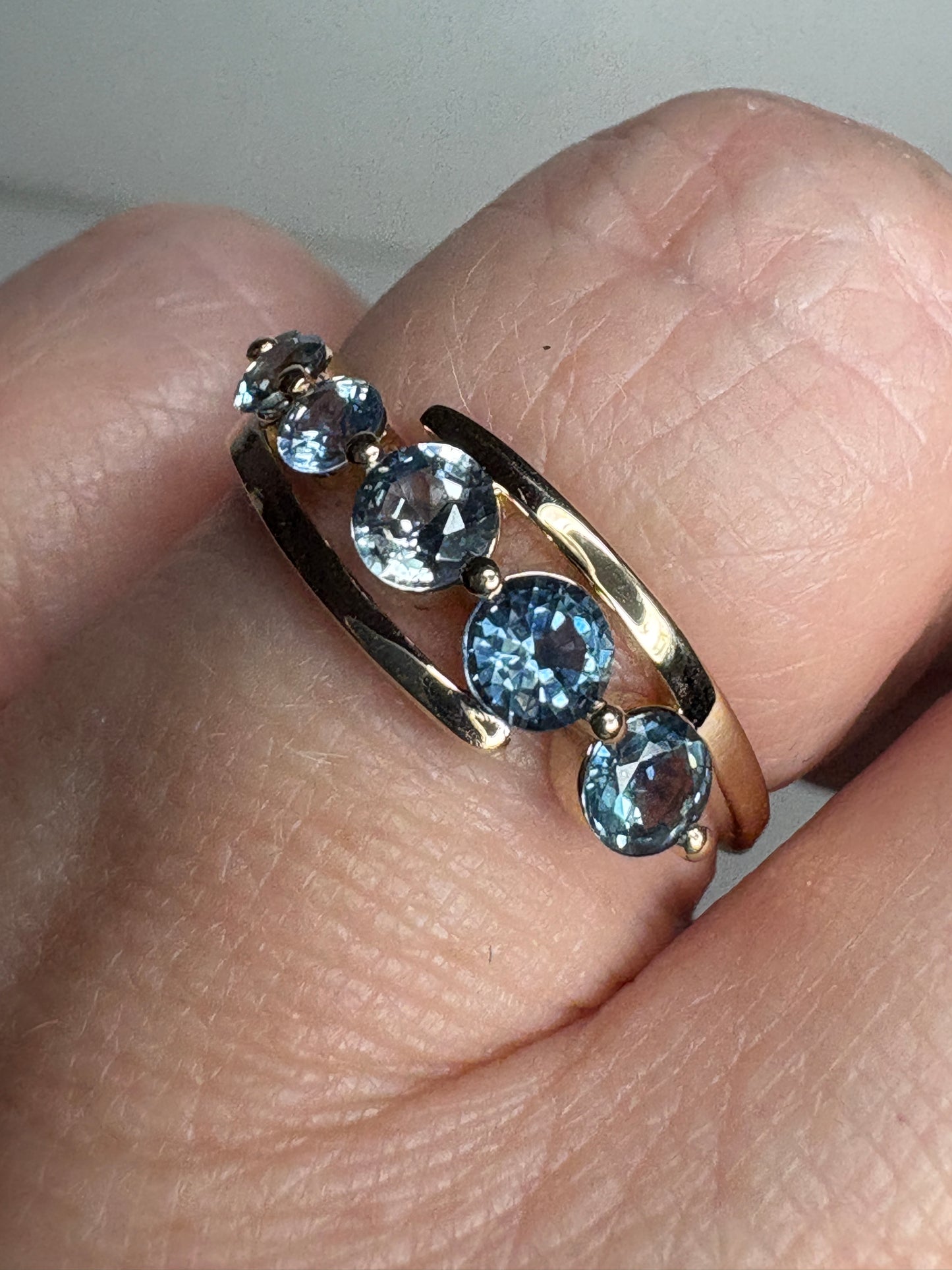 Untreated Montana Sapphire Ring 9k Gold size 8