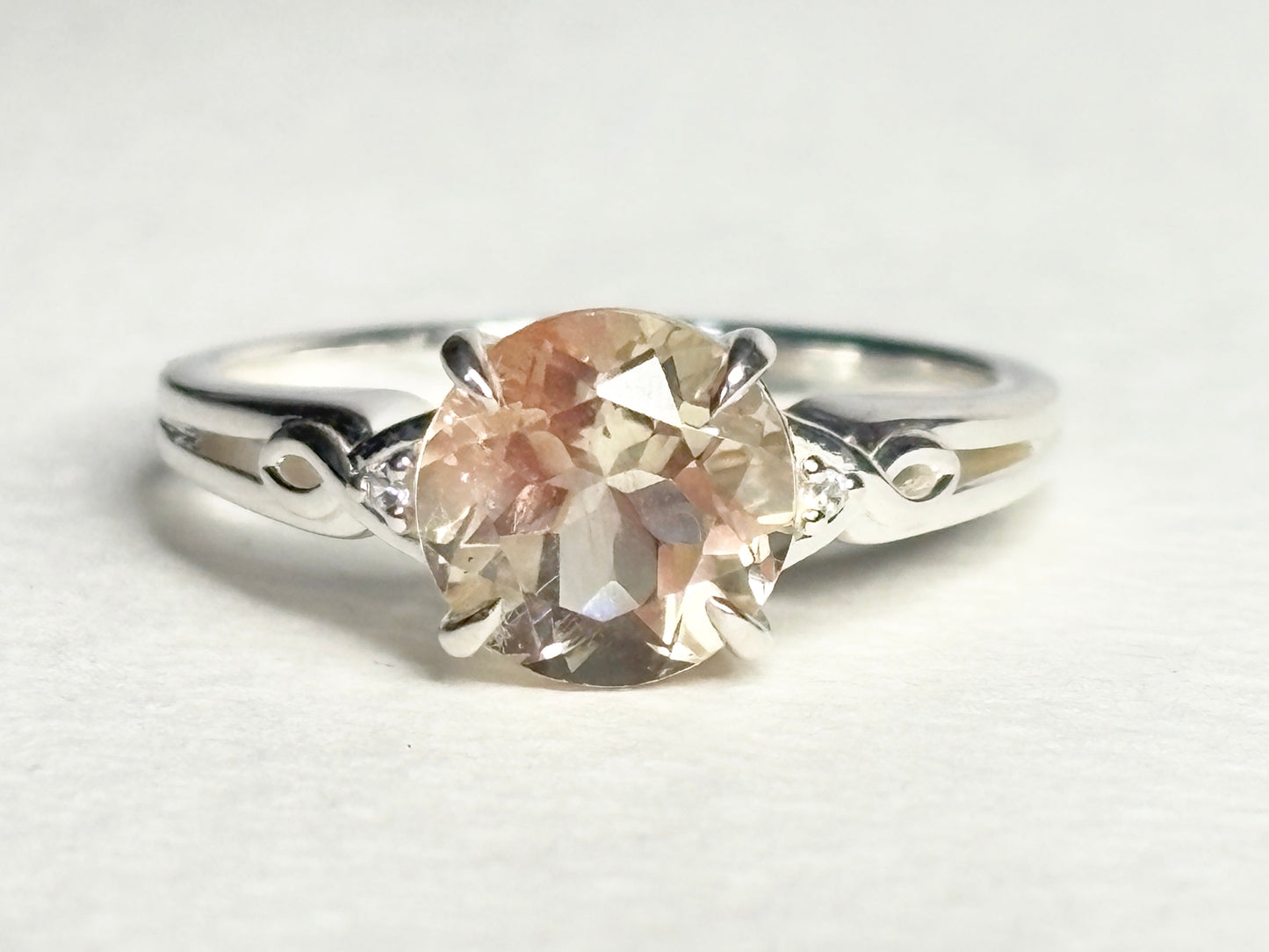 Light Champagne Oregon Sunstone Ring Sterling Silver size 7