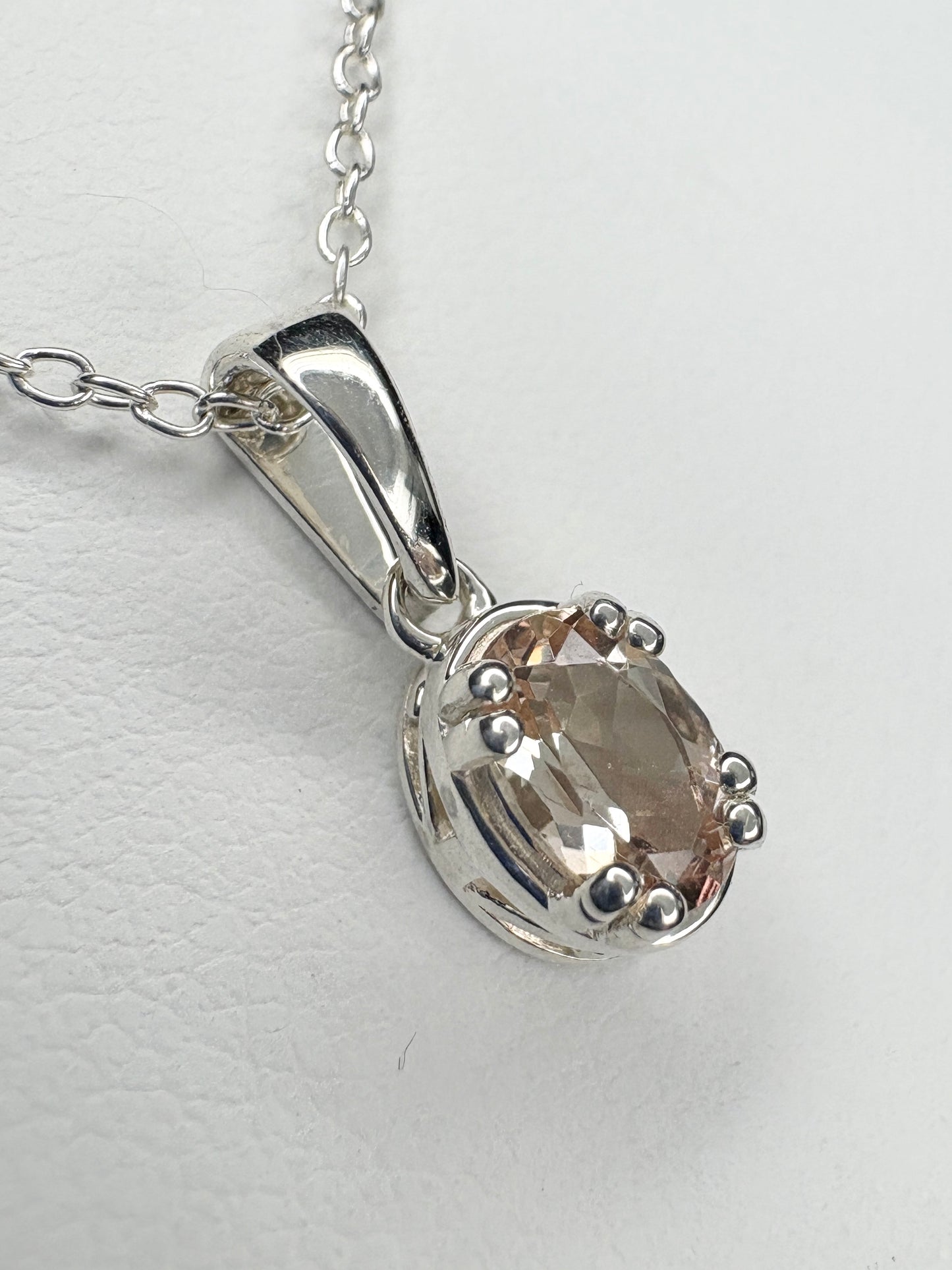 Light Champagne Oregon Sunstone Solitaire Pendant Necklace Sterling Silver