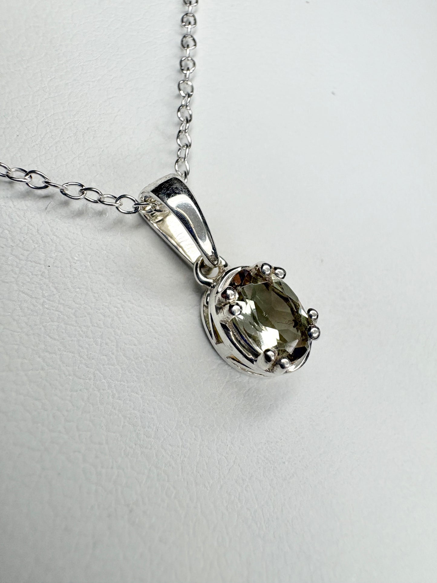 Light Green Oregon Sunstone Solitaire Pendant Necklace Sterling Silver