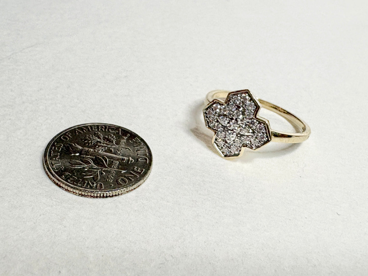 Canadian Diavik Mine Diamond Cross Ring 1/4ctw 9k Gold size 8