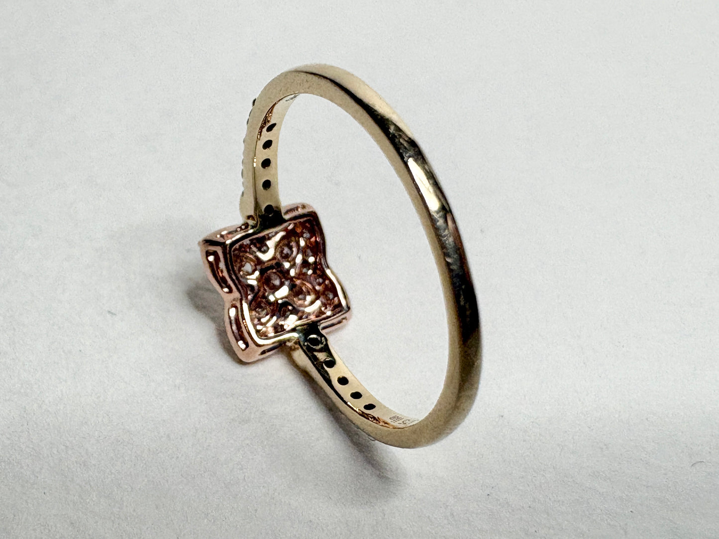Natural Pink and White Angolan Type lla Diamond Ring 9k Rose Gold size 7