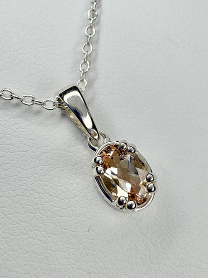 Light Champagne Oregon Sunstone Solitaire Pendant Necklace Sterling Silver