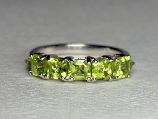 Arizona Peridot Band Ring Sterling Silver Step Cut size 7.25