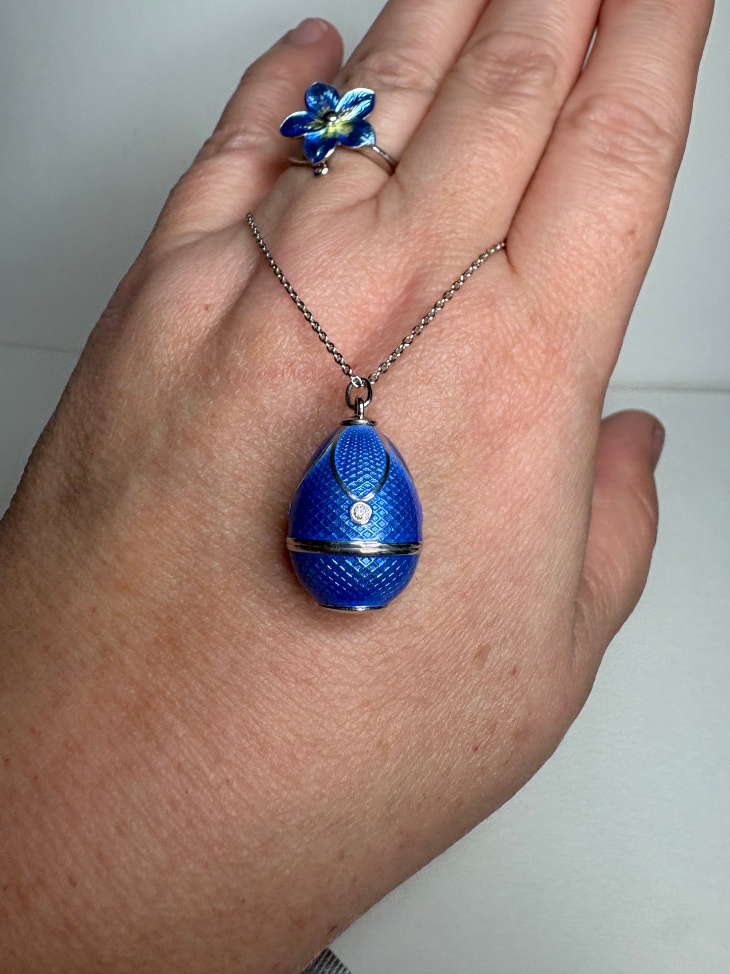 Blue Egg Necklace - Diamonds. Sterling Silver