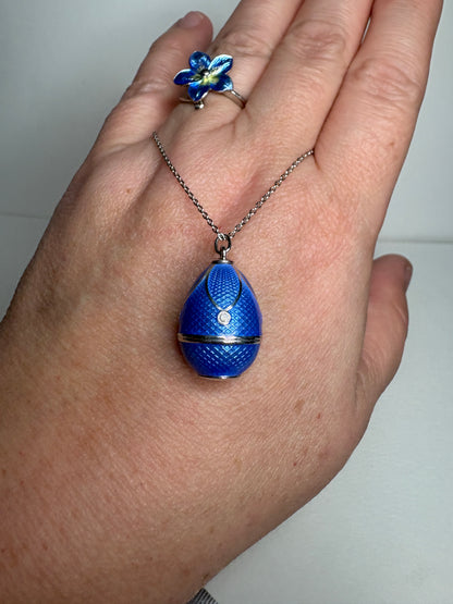 Blue Egg Necklace - Diamonds. Sterling Silver