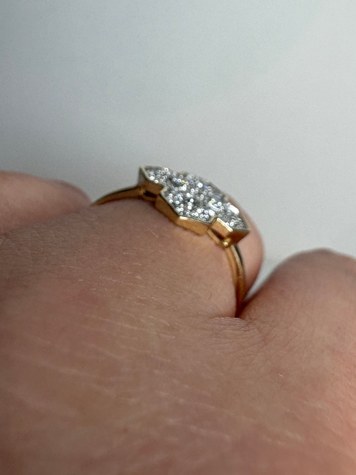 Canadian Diavik Mine Diamond Cross Ring 1/4ctw 9k Gold size 8