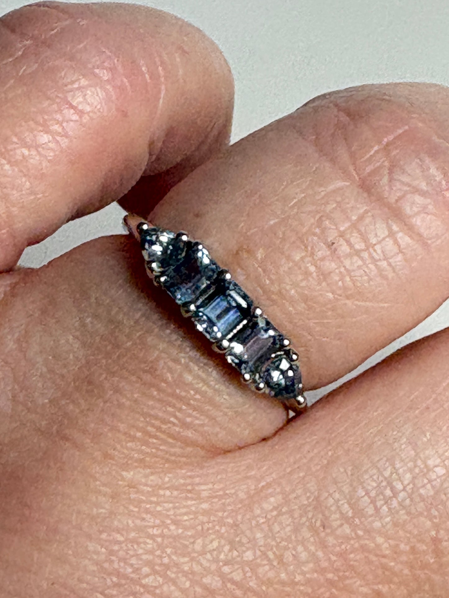 Untreated Montana Sapphire Band Ring 950 Platinum size 7