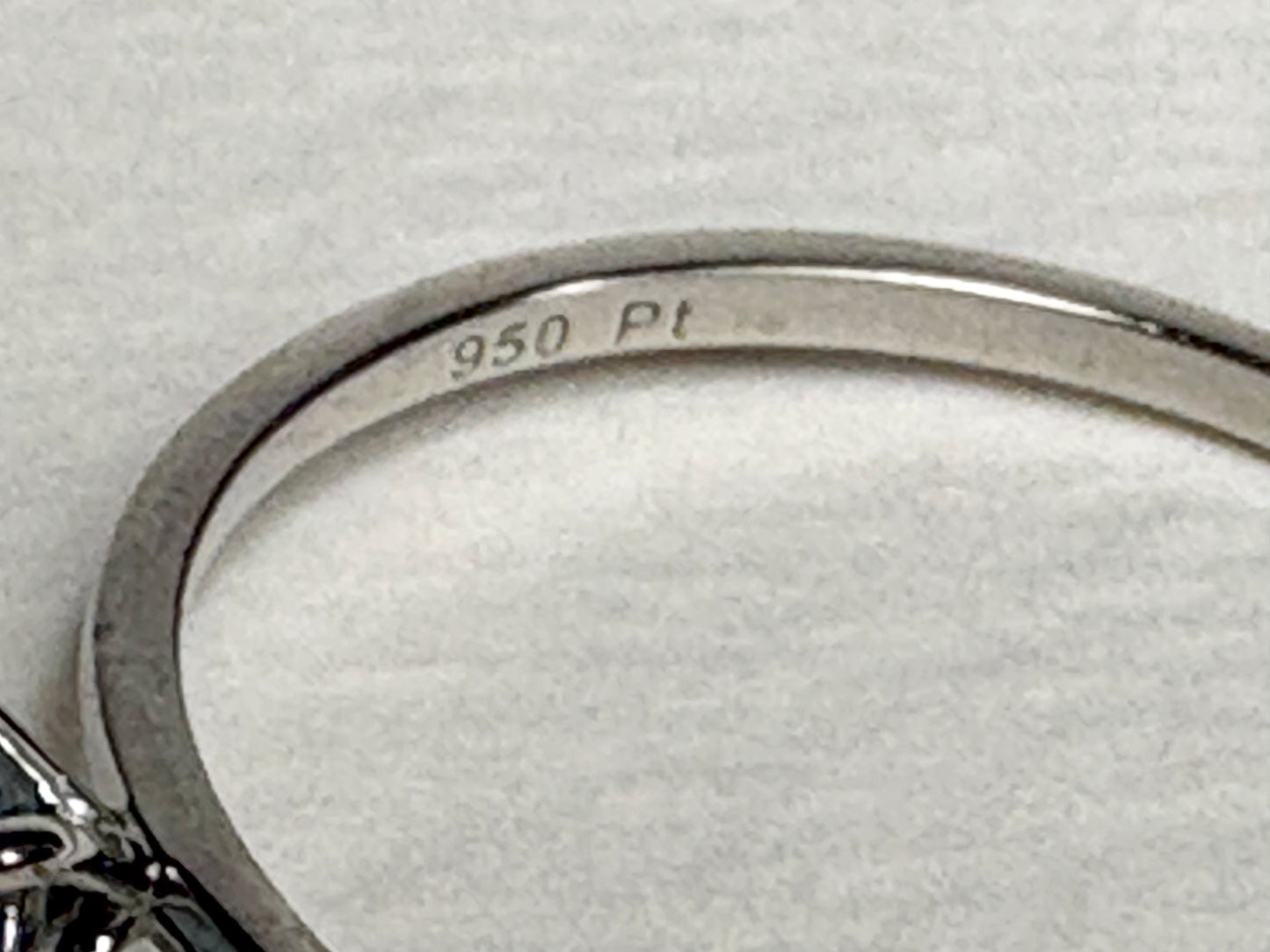 Untreated Montana Sapphire Dainty Ring 950 Platinum size 7