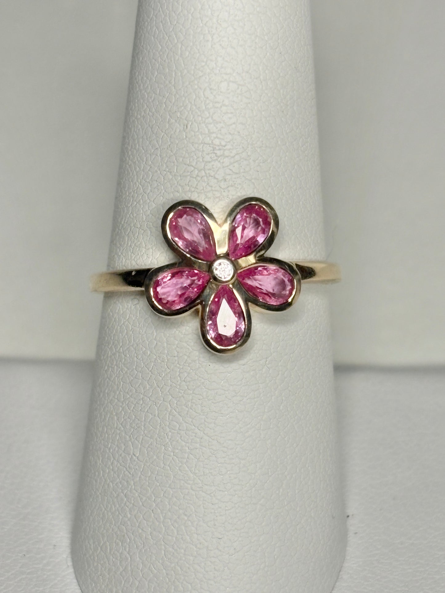 Pink Sapphire Bezel Set Flower Ring 9k Gold size 8
