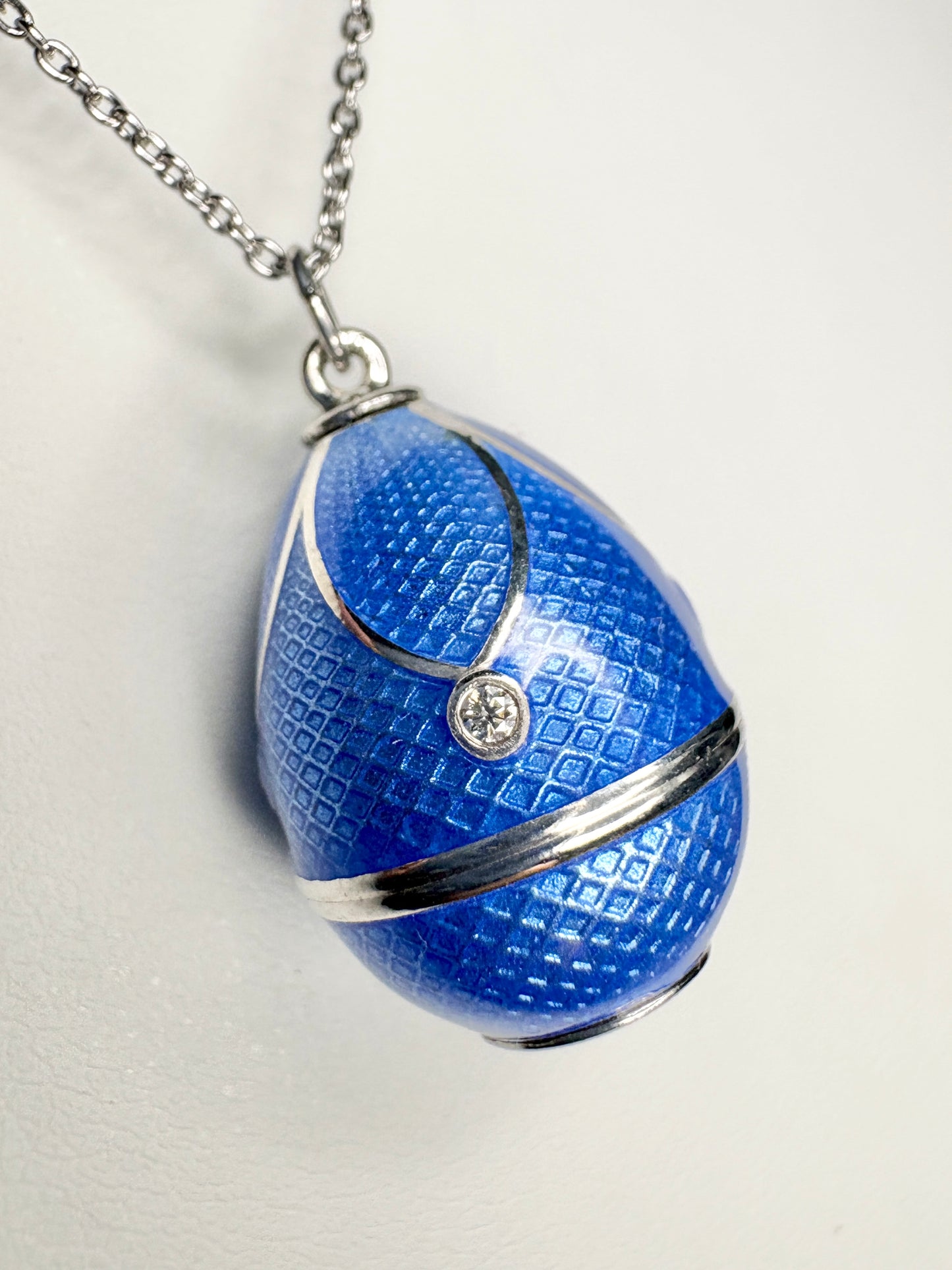 Blue Egg Necklace - Diamonds. Sterling Silver