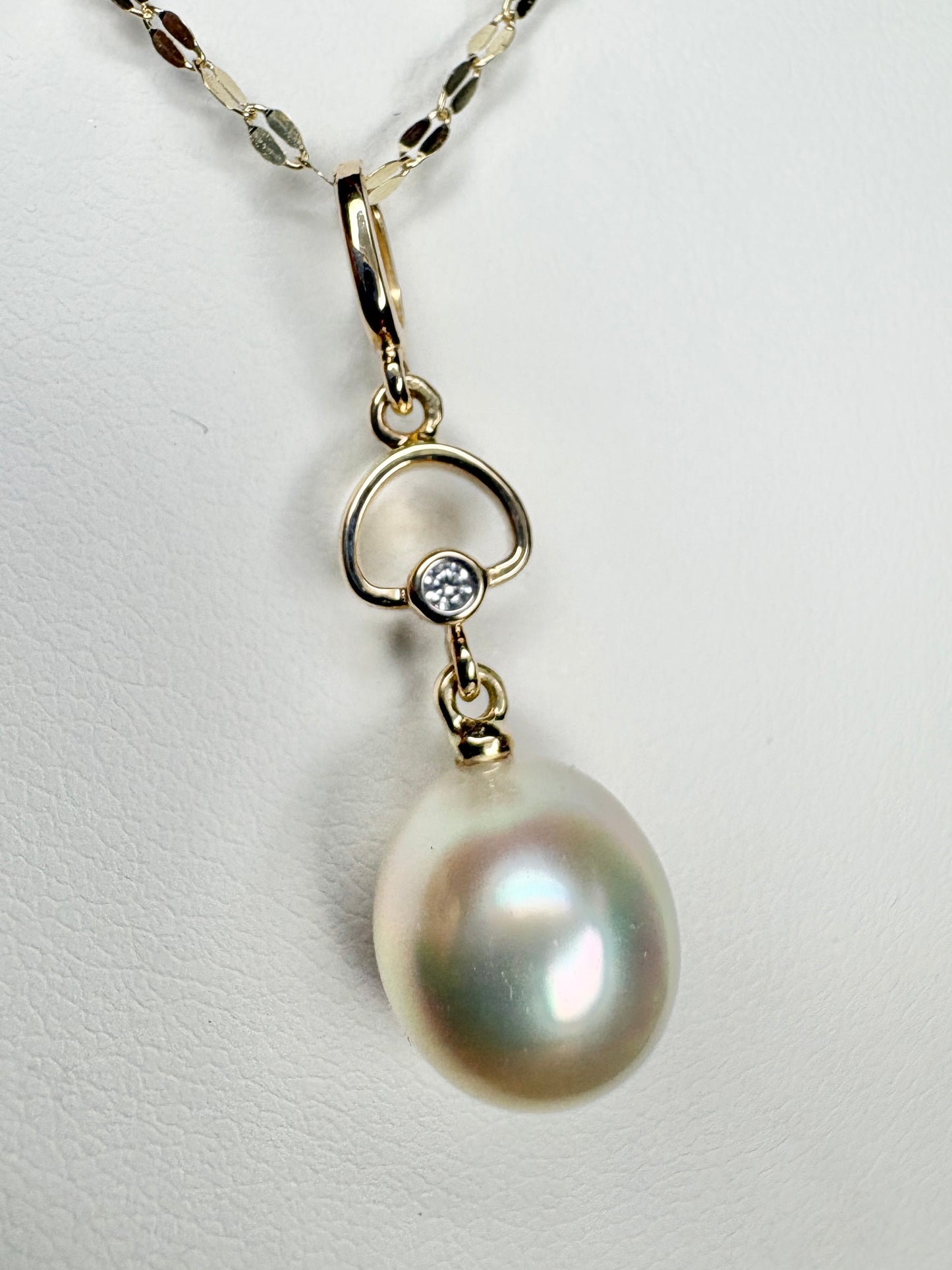 South Sea Cultured Pearl Pendant Necklace Solid 9k Gold