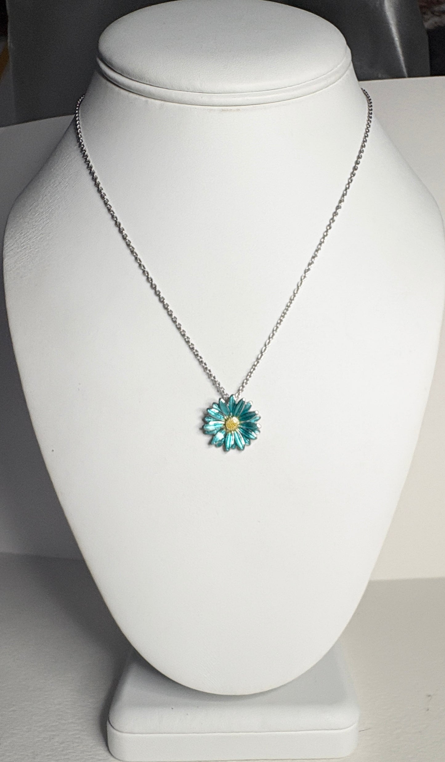 Turquoise Gerbera Necklace. Sterling Silver