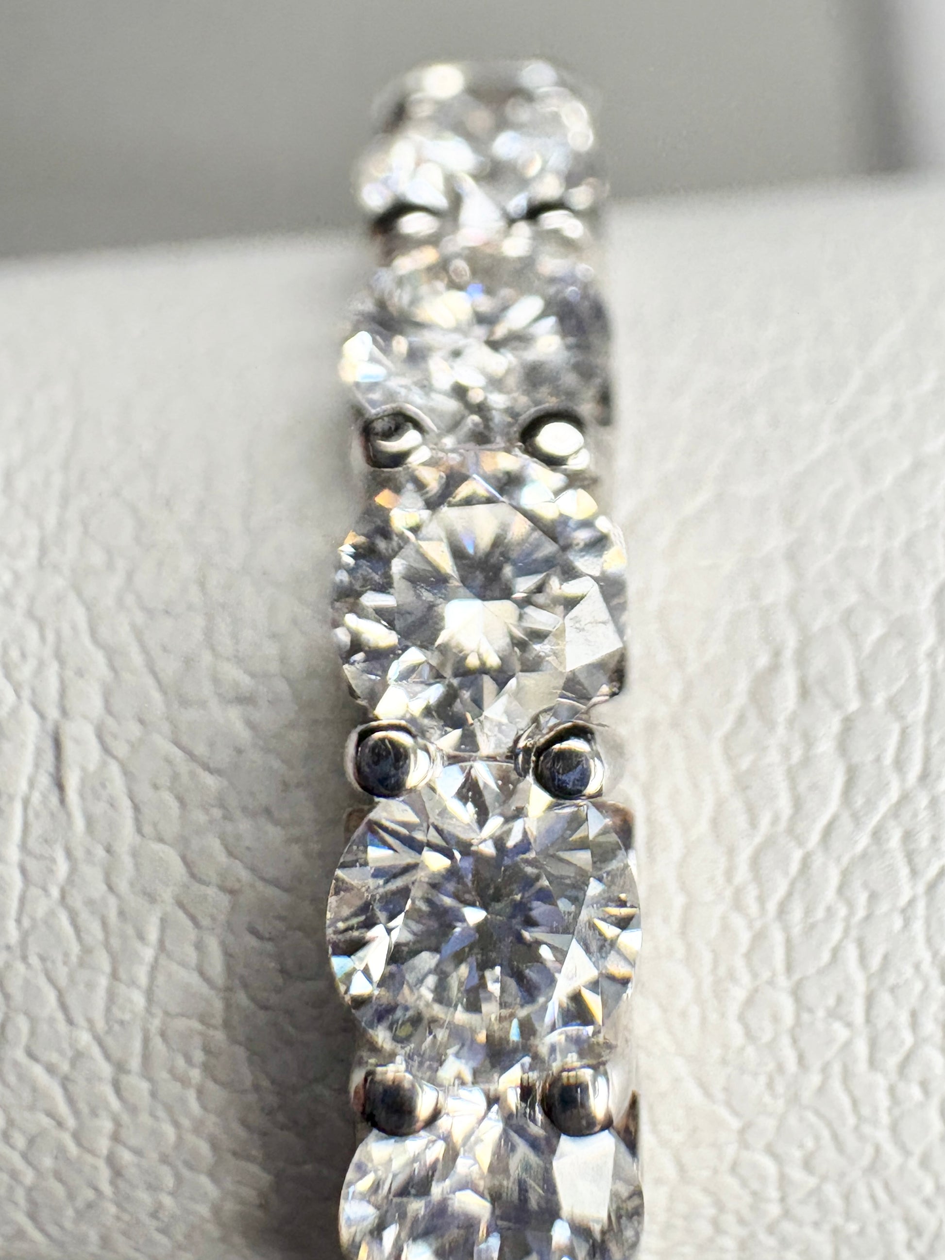 Natural Diamond Anniversary Band Ring by Benchmark Solid 14k gold size 7 - New Life Jewelry