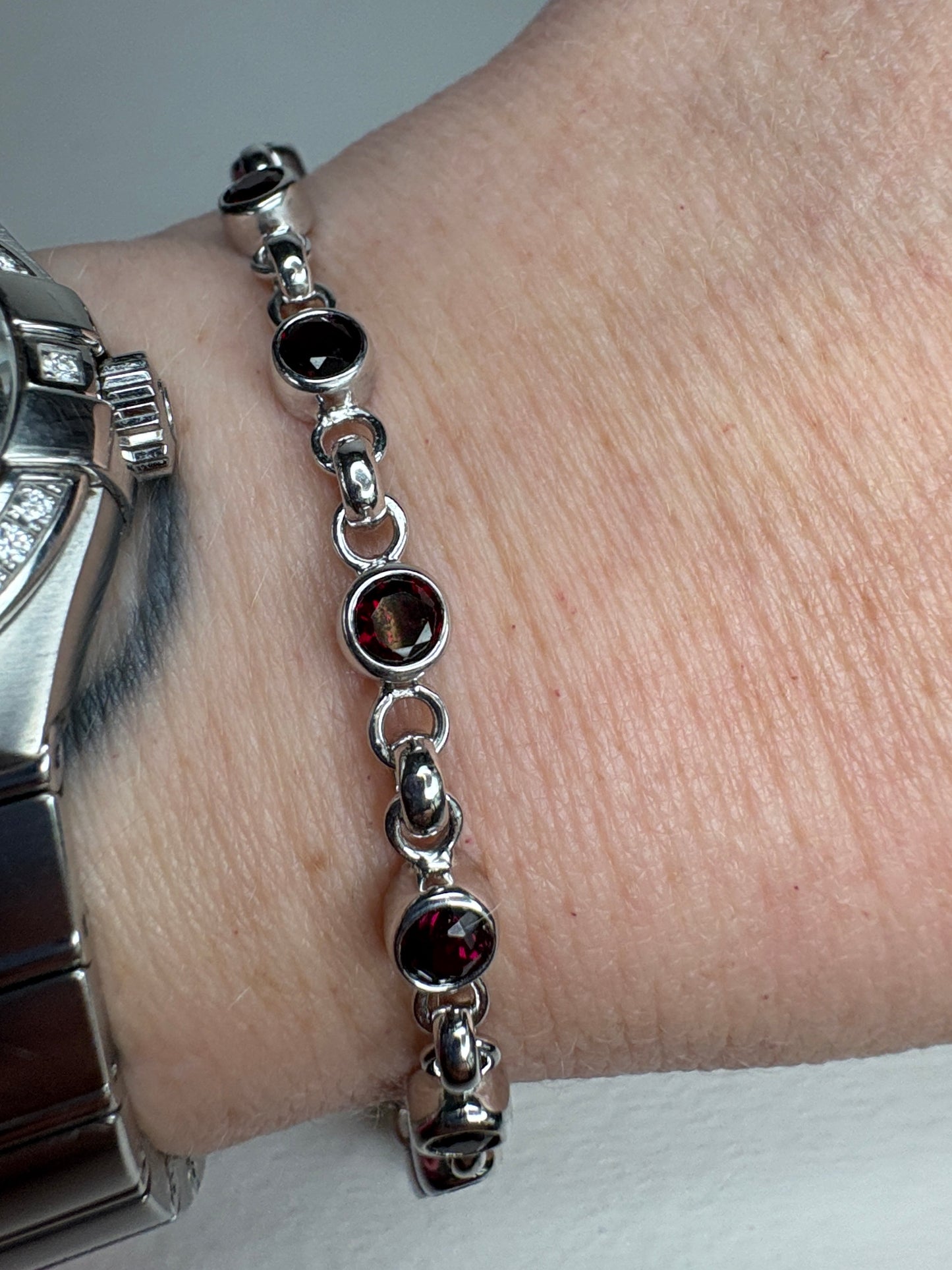Arizona Anthill Garnet Bezel Set Link Bracelet in Sterling Silver Adjustable 8.25
