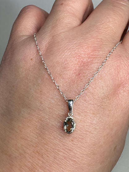 Light Green Oregon Sunstone Solitaire Pendant Necklace Sterling Silver