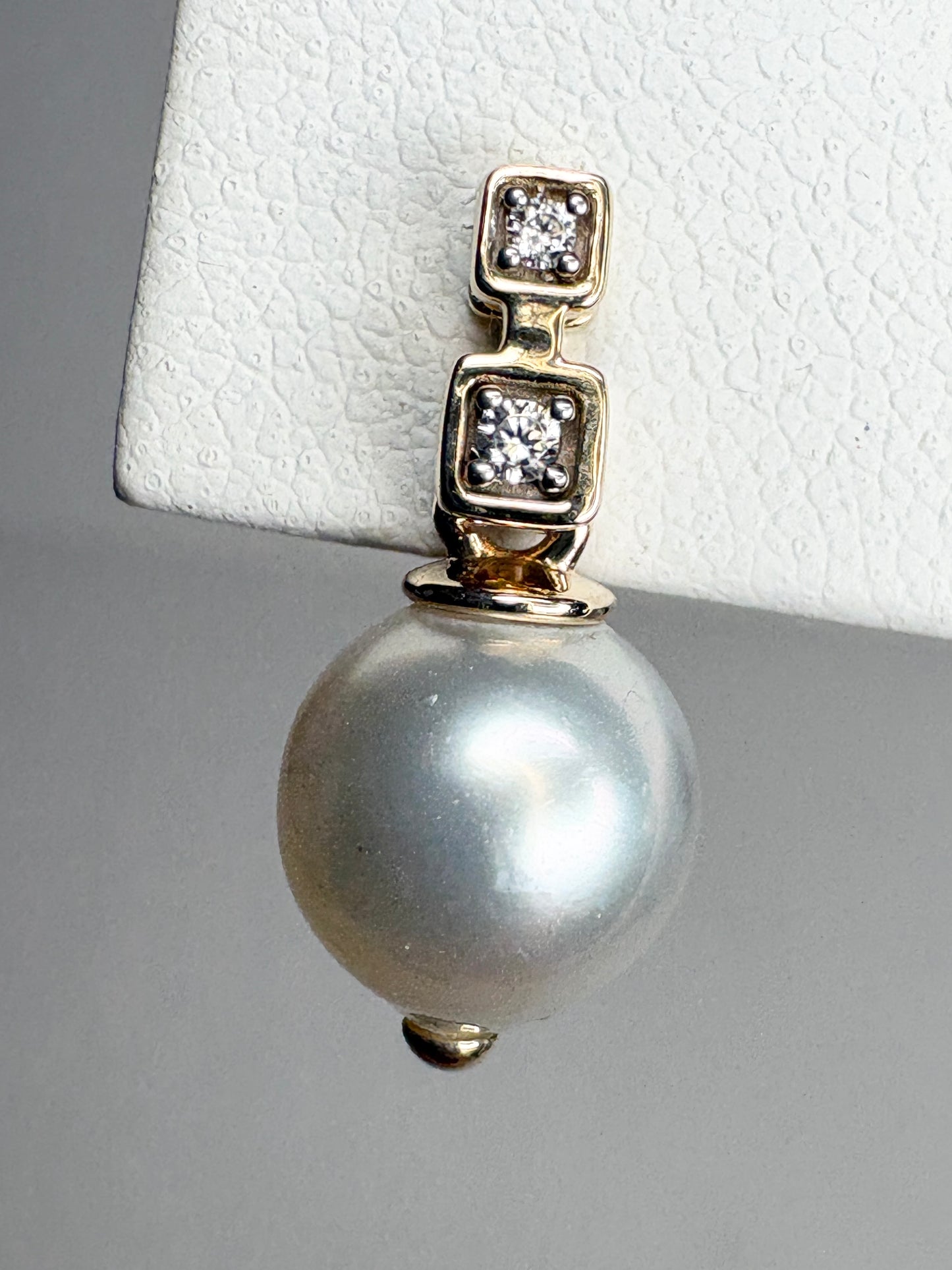 South Sea Drop Earrings Solid 9k Gold 8-9mm