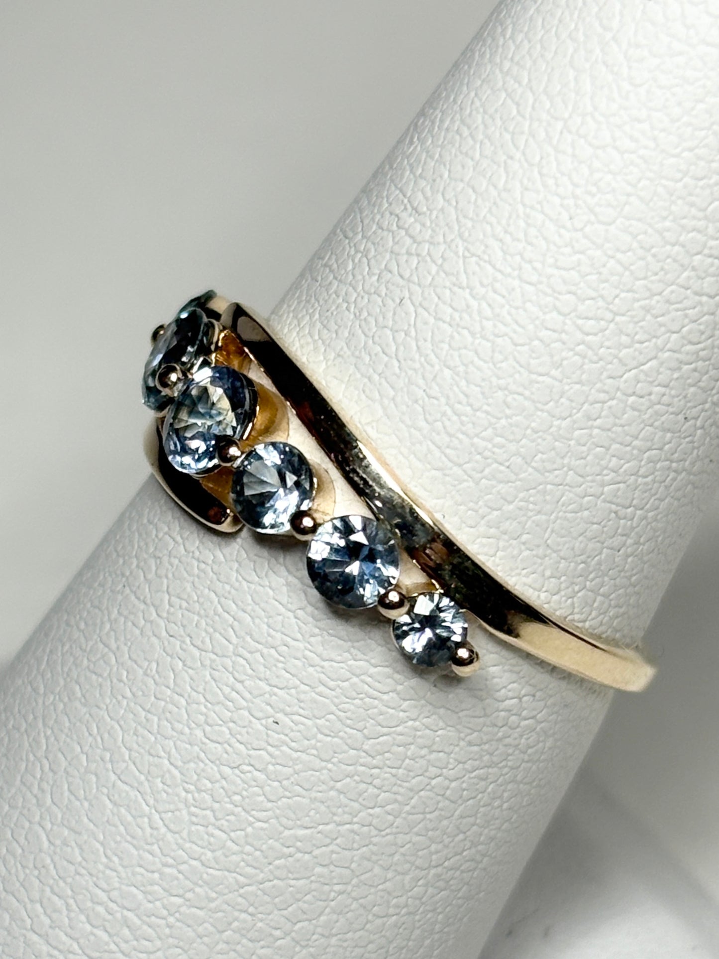 Untreated Montana Sapphire Ring 9k Gold size 8