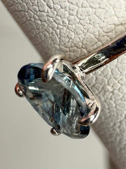Untreated Montana Sapphire Dainty Ring 950 Platinum size 7