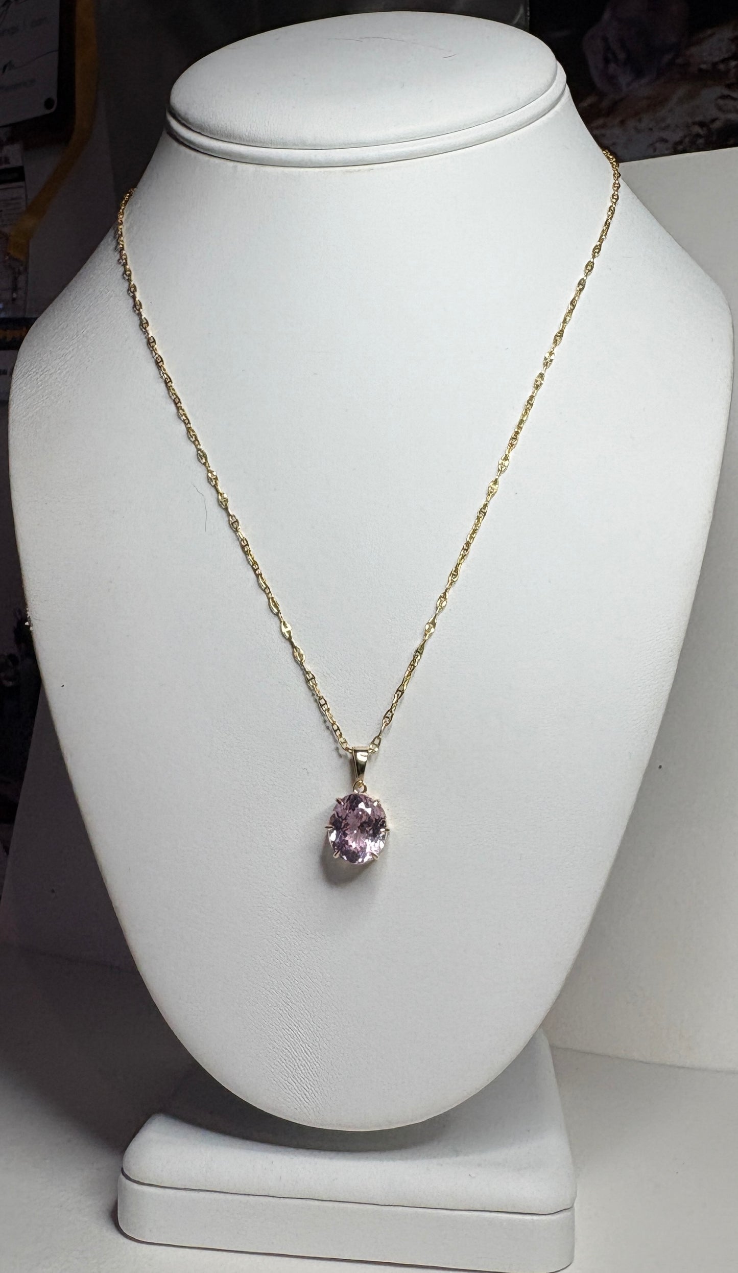 Kunzite Solitaire Pendant Necklace 9k Gold 18"