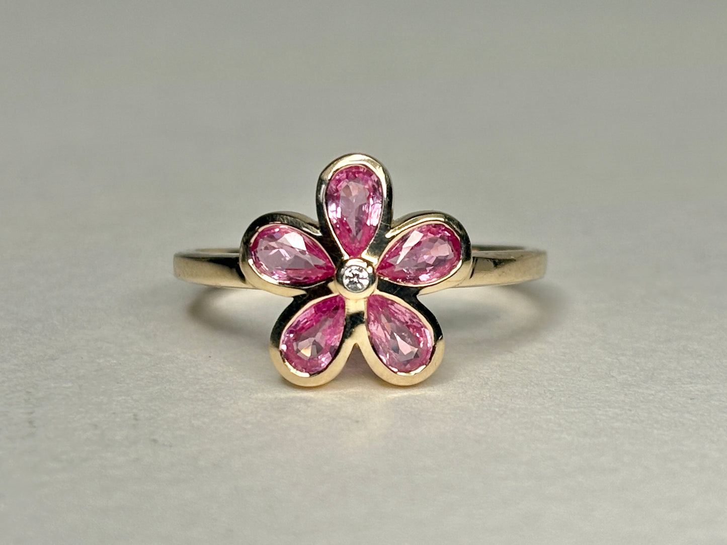 Pink Sapphire Bezel Set Flower Ring 9k Gold size 8