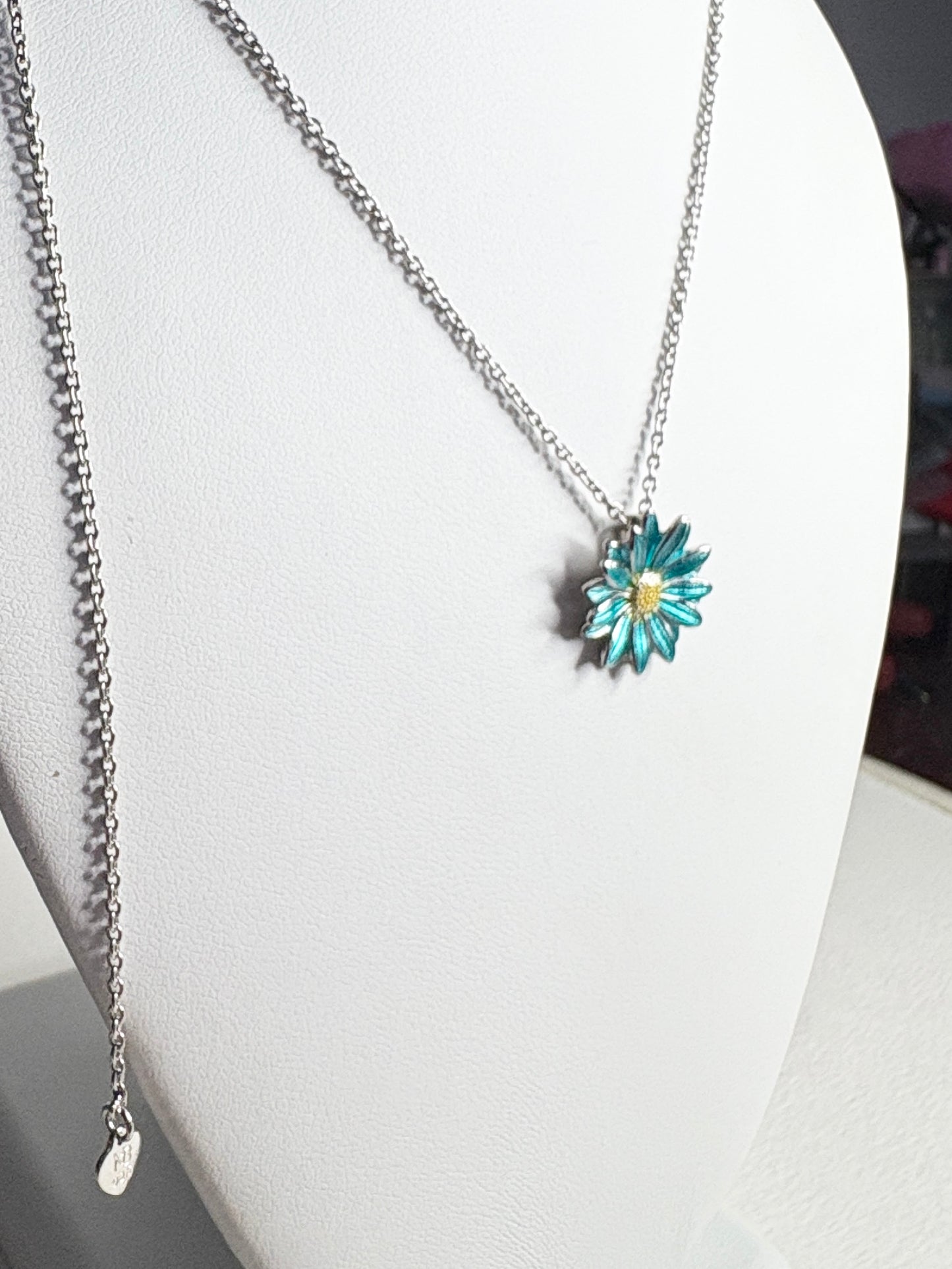 Turquoise Gerbera Necklace. Sterling Silver