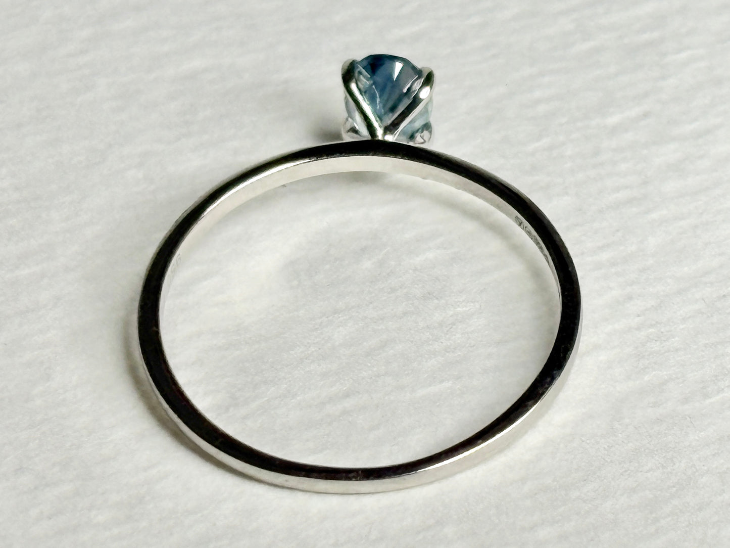 Untreated Montana Sapphire Dainty Ring 950 Platinum size 7