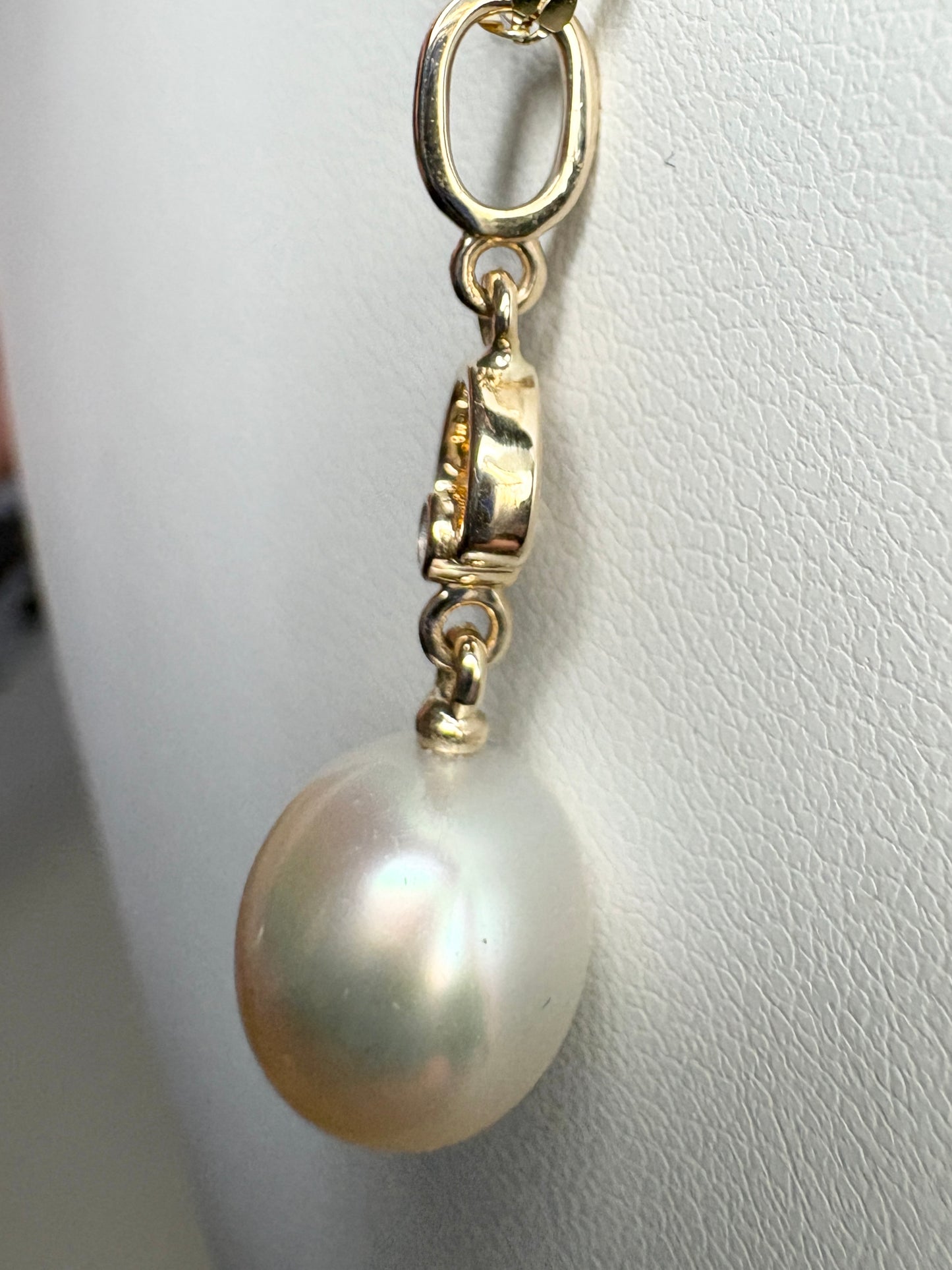 South Sea Cultured Pearl Pendant Necklace Solid 9k Gold