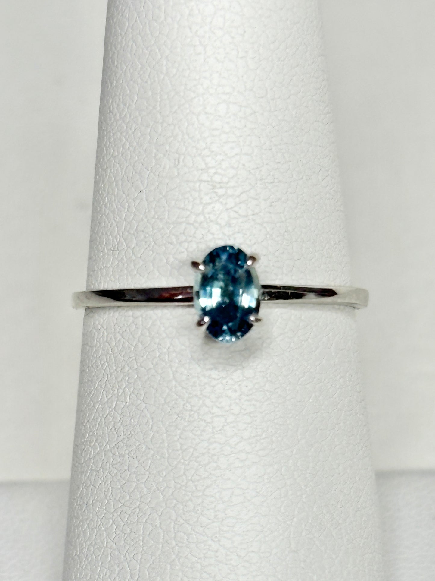 Untreated Montana Sapphire Dainty Ring 950 Platinum size 7