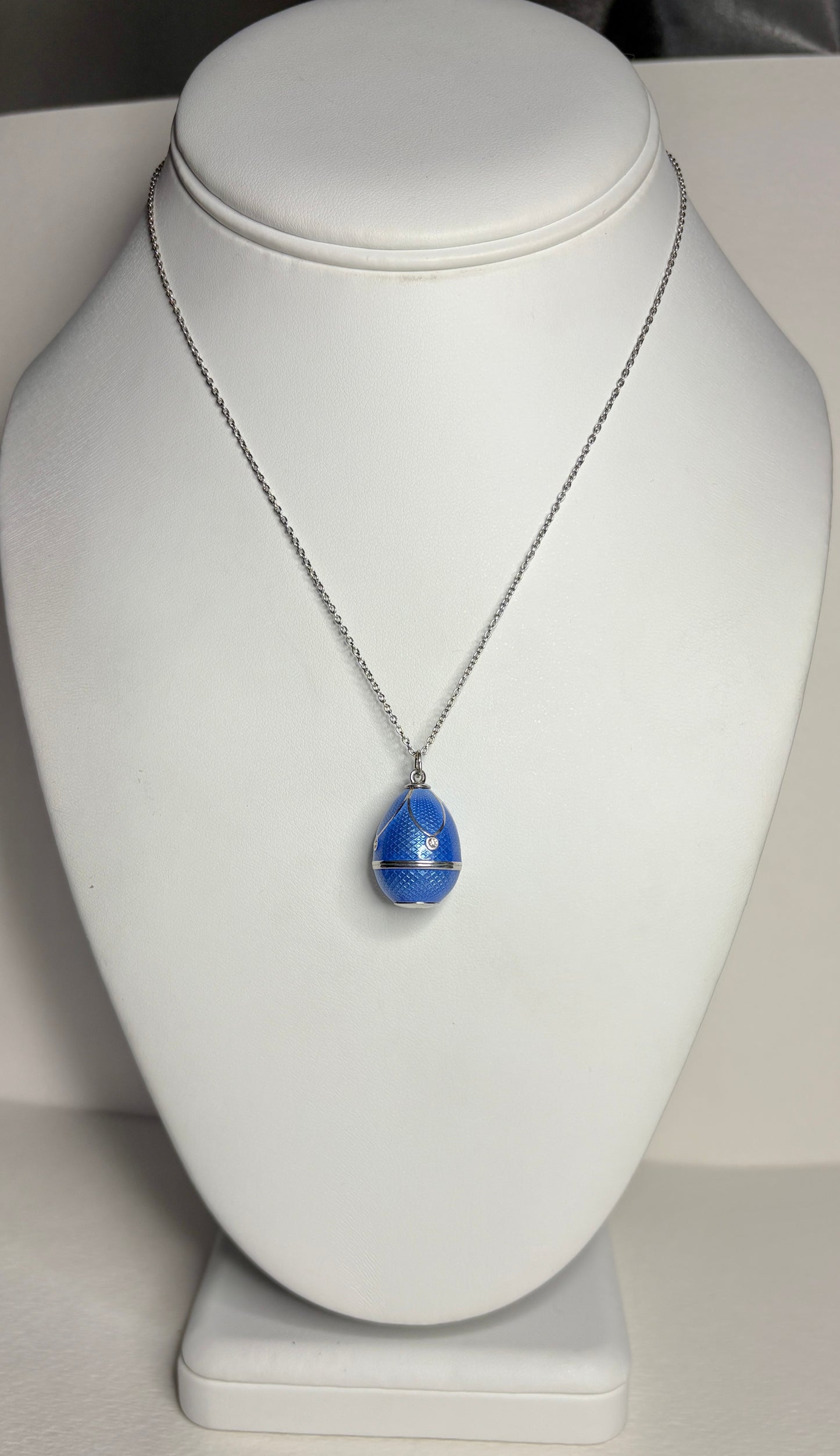 Blue Egg Necklace - Diamonds. Sterling Silver