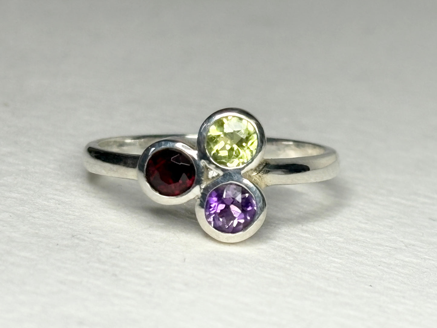 Arizona Gem Trio Amethyst Peridot & Garnet Bezel Set in Sterling Silver size 8 - New Life Jewelry
