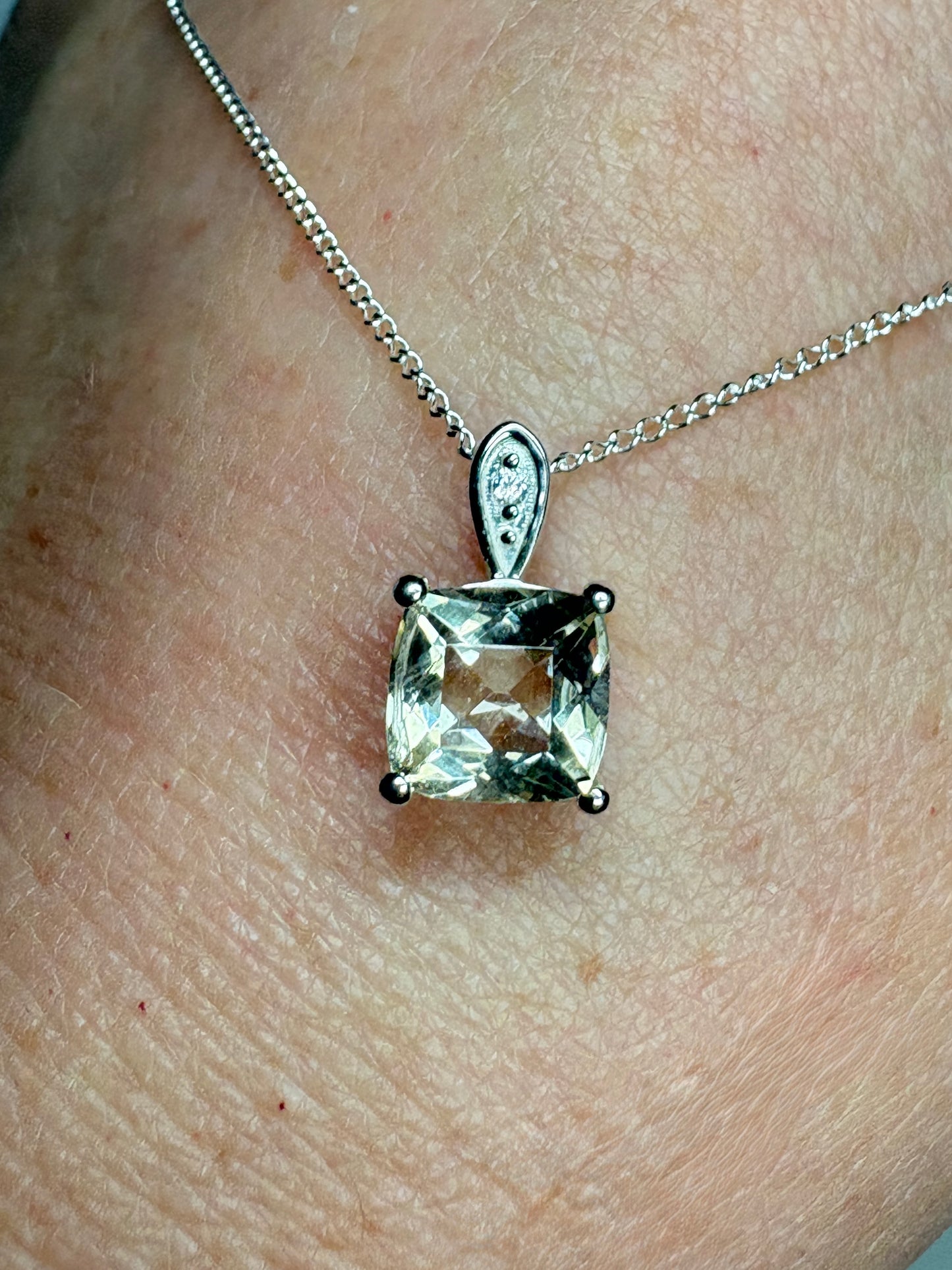Yellow Oregon Sunstone Solitaire 7mm Pendant Necklace Sterling Silver 18"