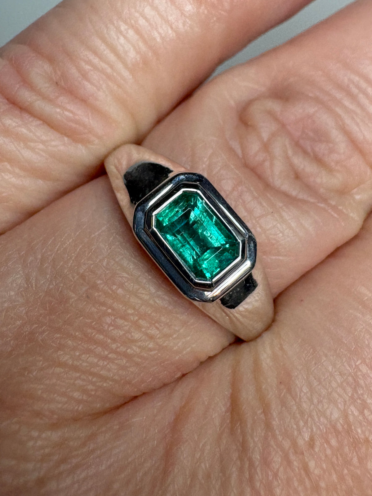Zambian Emerald East West Bezel Set Ring Sterling Silver size 7