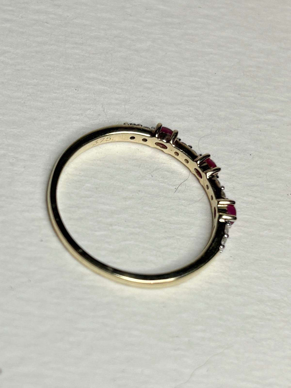 Natural Greenland Ruby and Diavik Canadian Diamond Band Ring in 9k Gold size 8