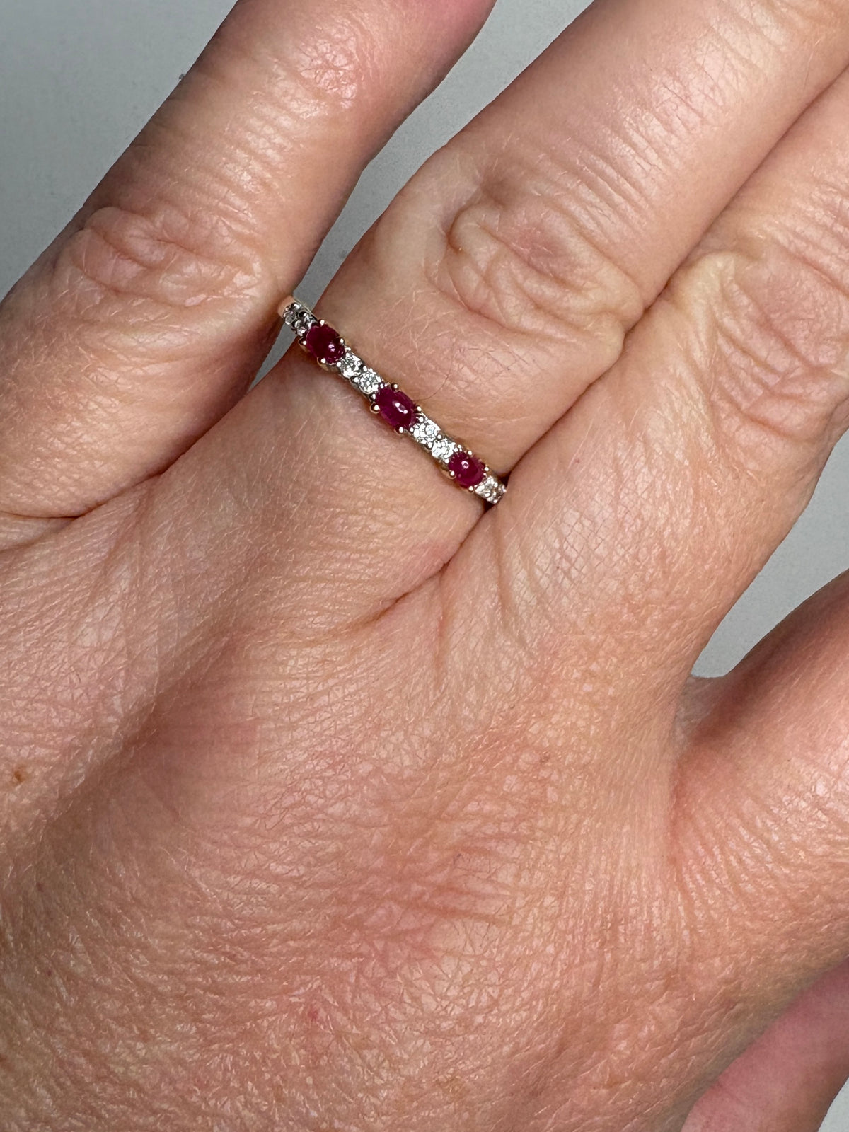 Natural Greenland Ruby and Diavik Canadian Diamond Band Ring in 9k Gold size 8