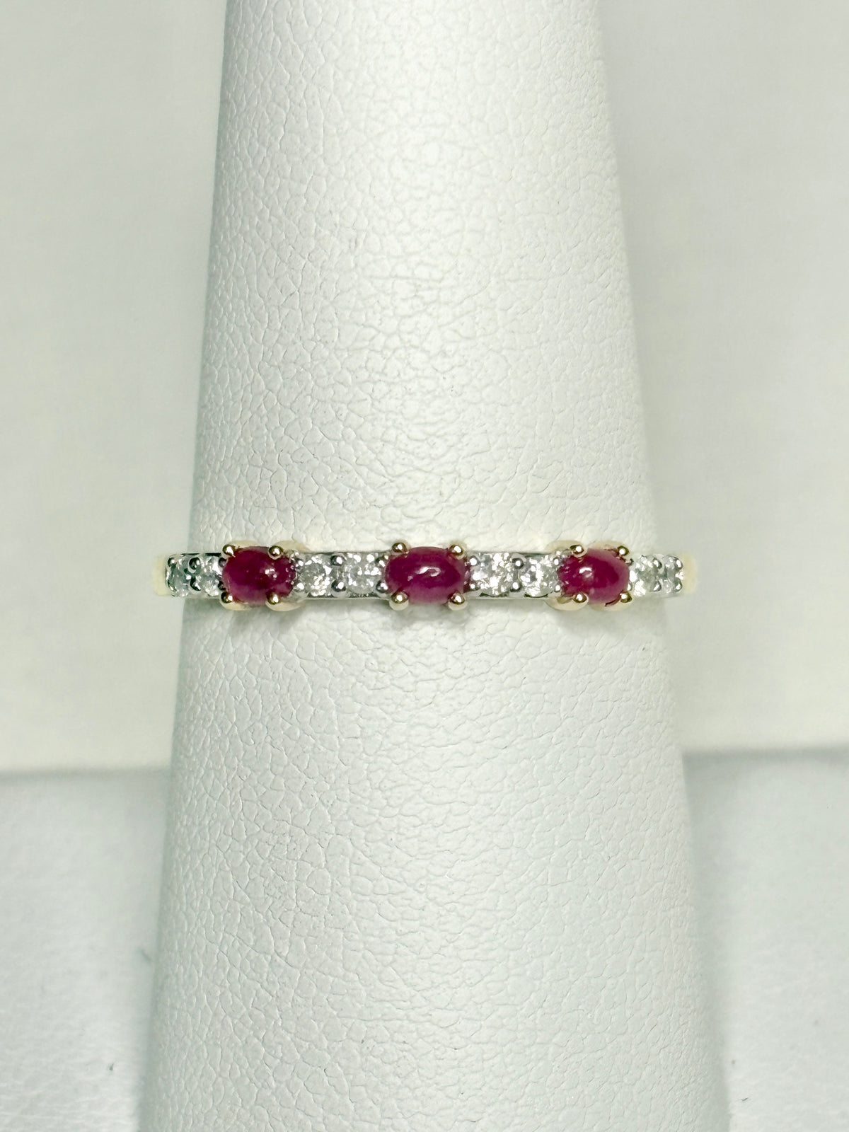 Natural Greenland Ruby and Diavik Canadian Diamond Band Ring in 9k Gold size 8